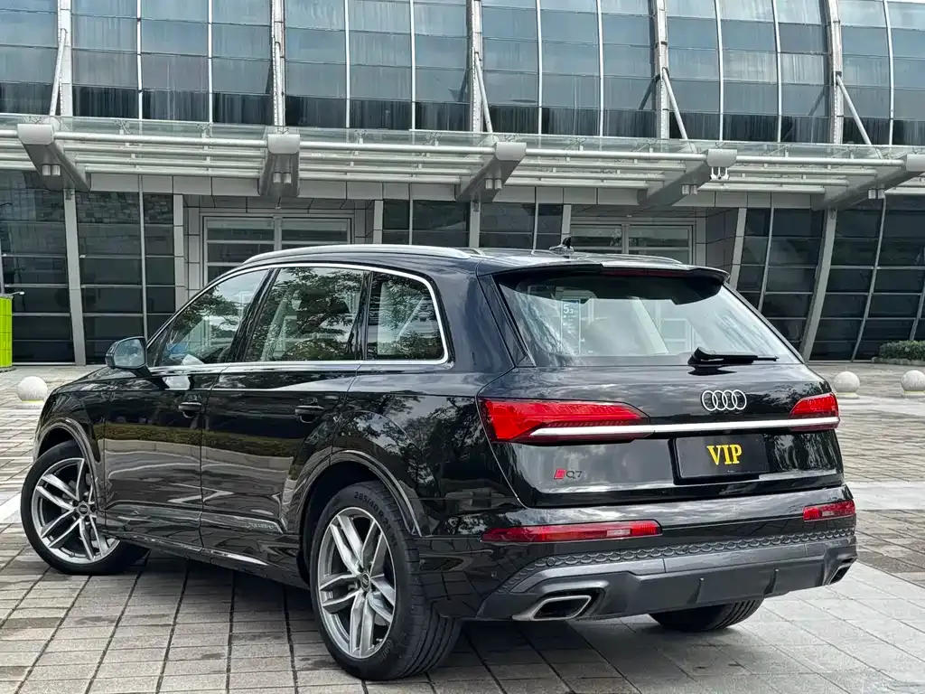 Audi Q7 — фото 2