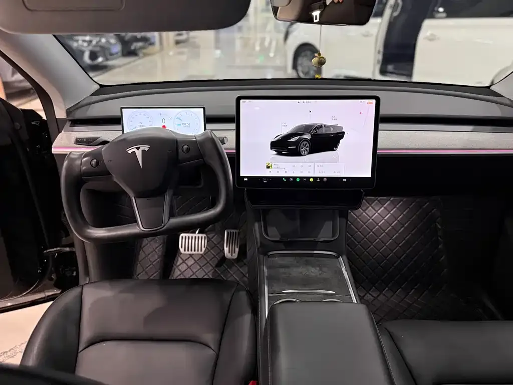Tesla Model Y — фото 4
