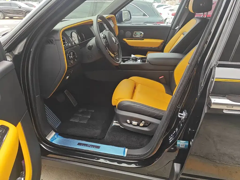 Rolls-Royce Cullinan 2021 из CN, фото 6