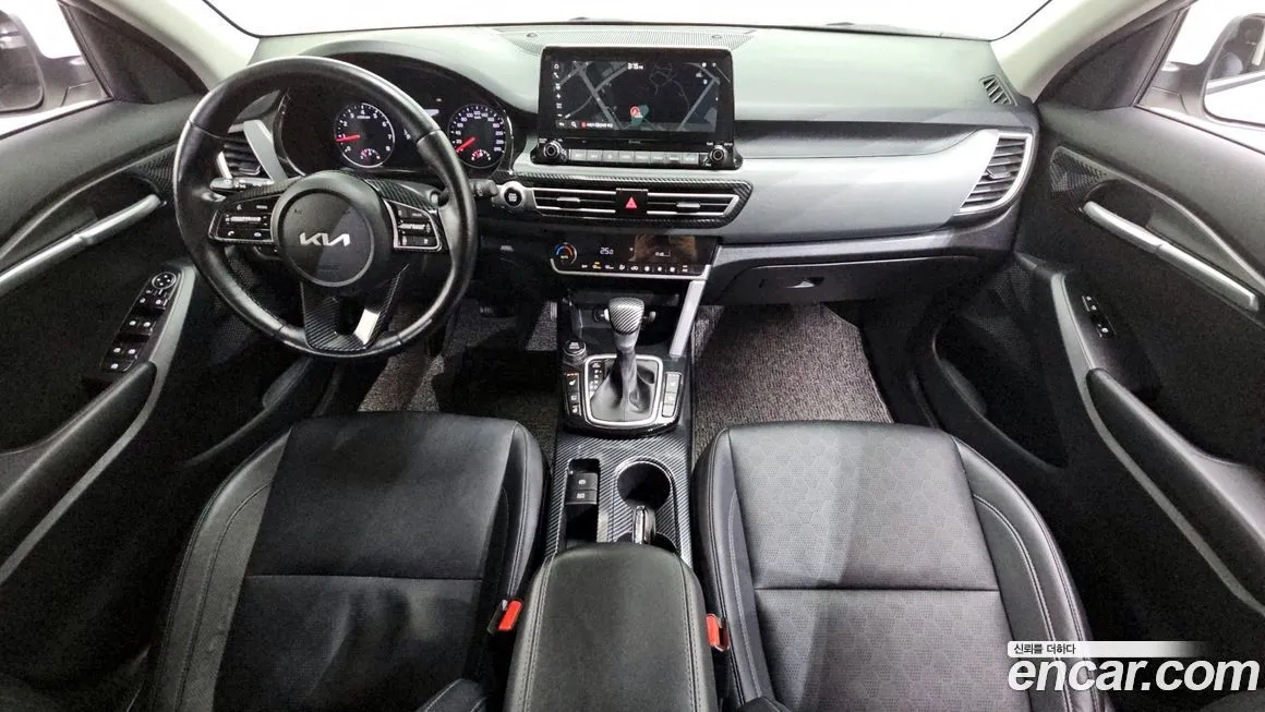 Kia Seltos — фото 8