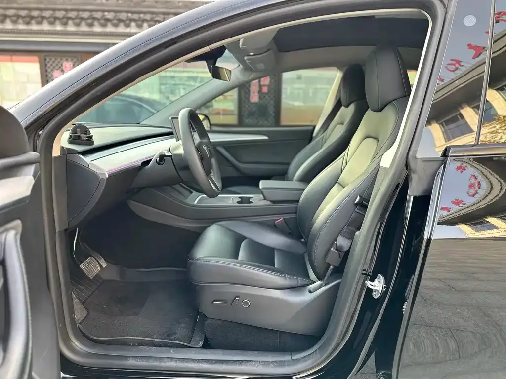 Tesla Model Y — фото 5