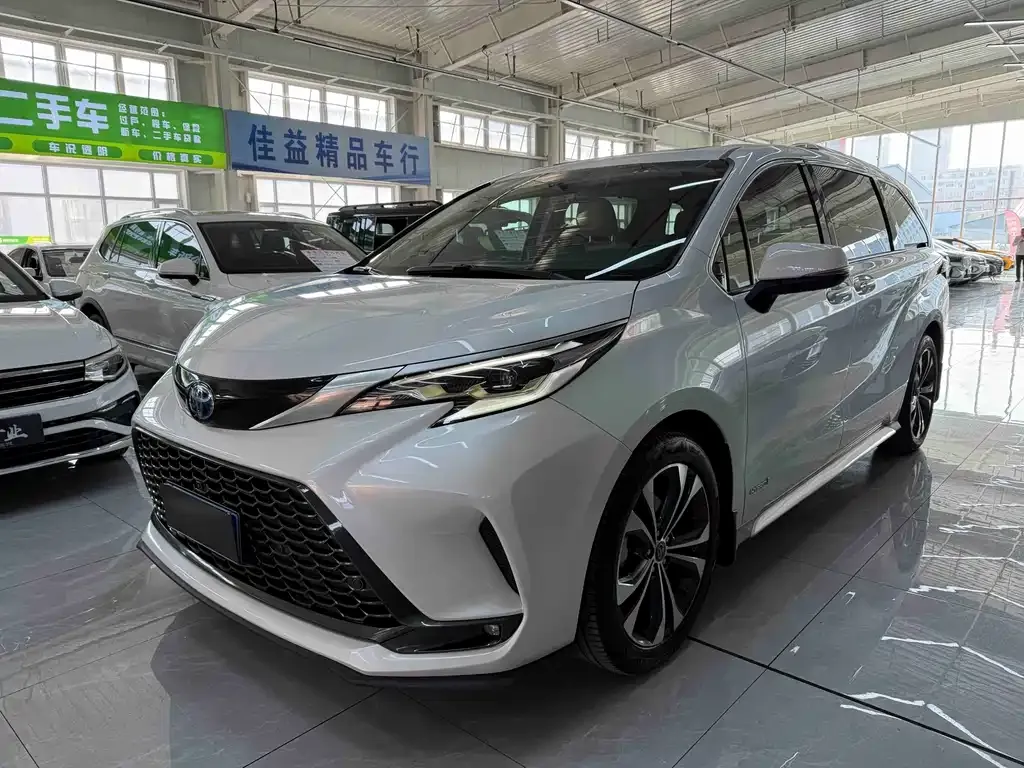 Toyota Granvia 2023 из CN, фото 1