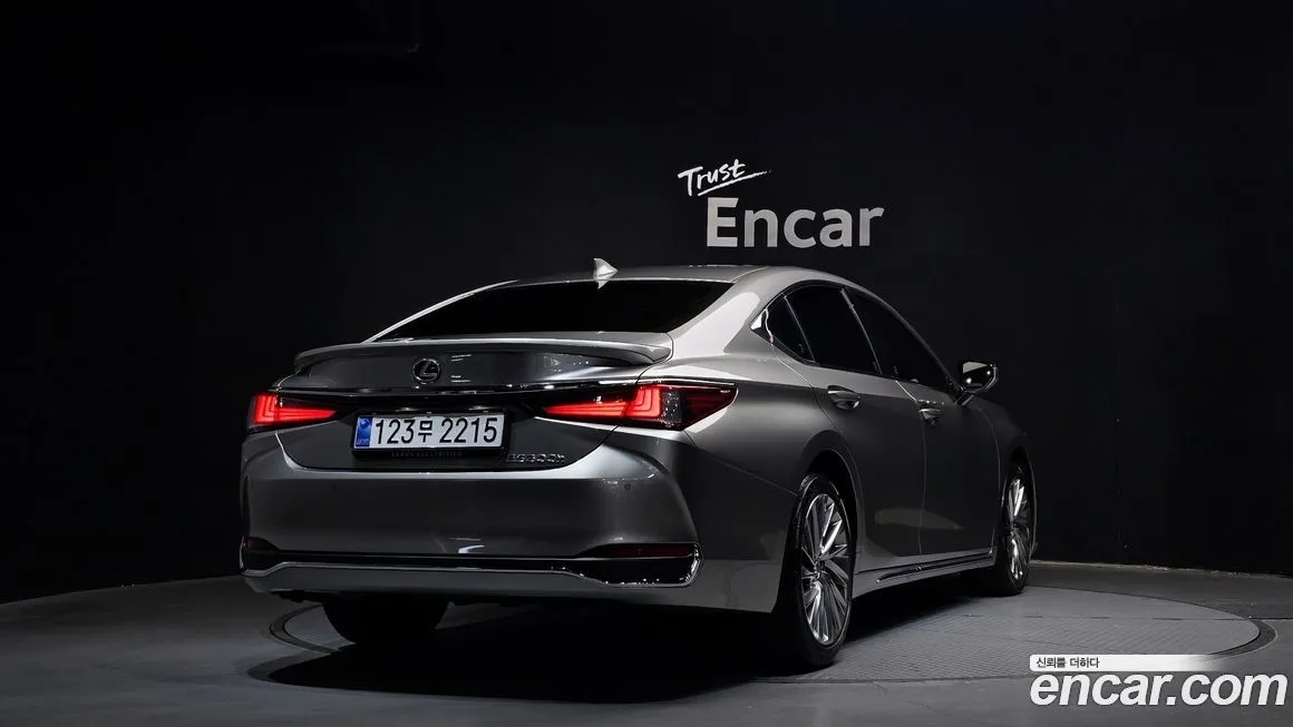 Lexus ES 2026 из KR, фото 2