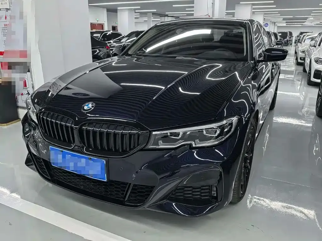 BMW 3 Series 2022 из CN, фото 1