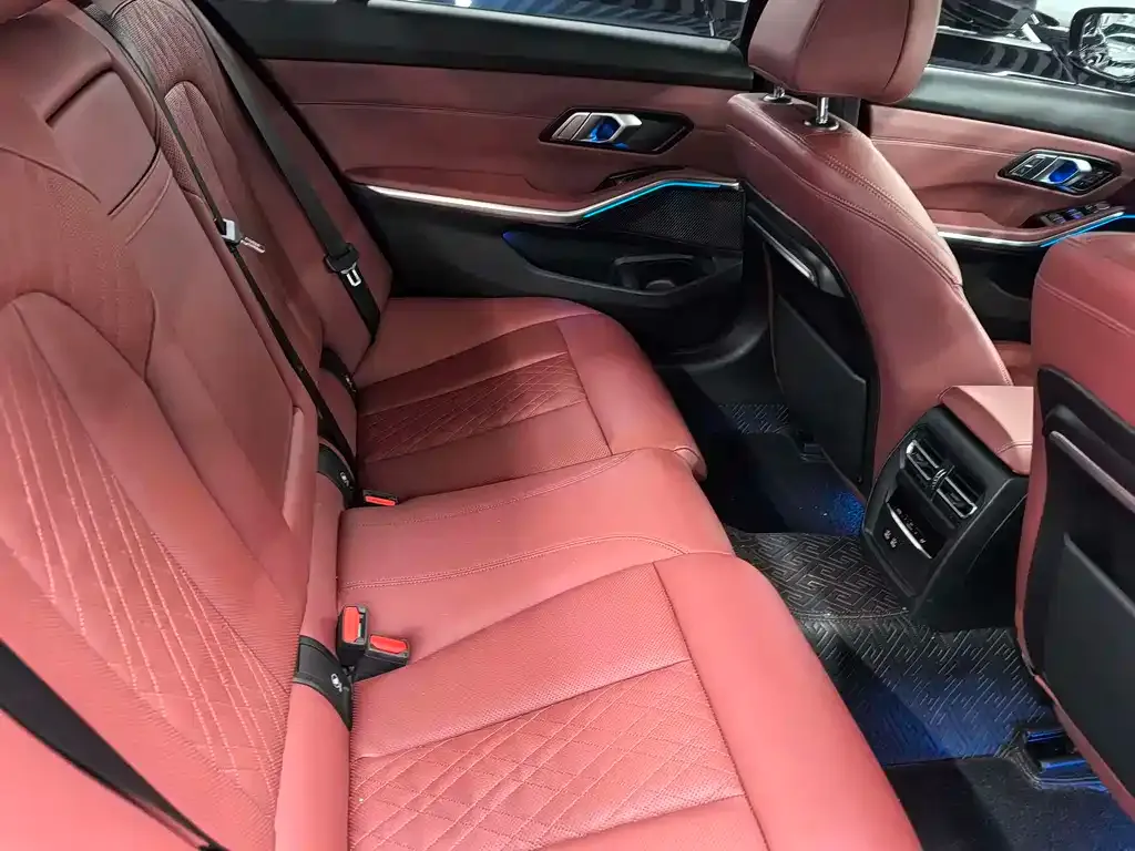 BMW 3 Series 2022 из CN, фото 6