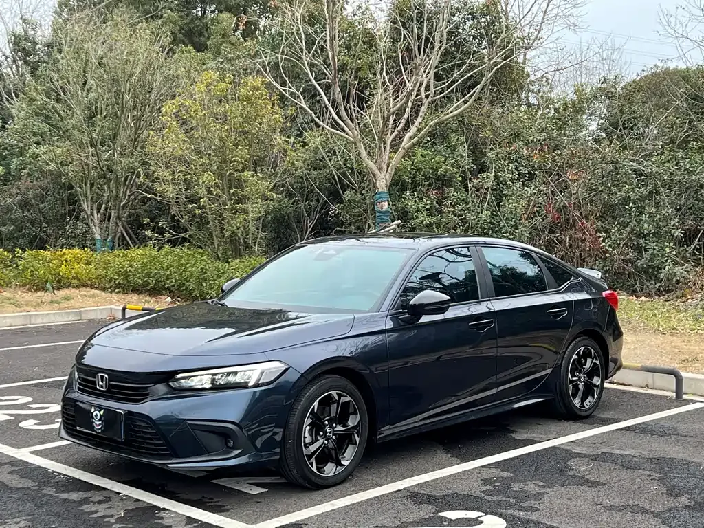 Honda Civic — фото 1