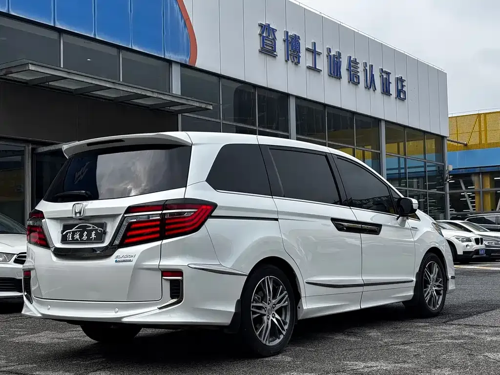 Honda Elysion 2022 из CN, фото 8