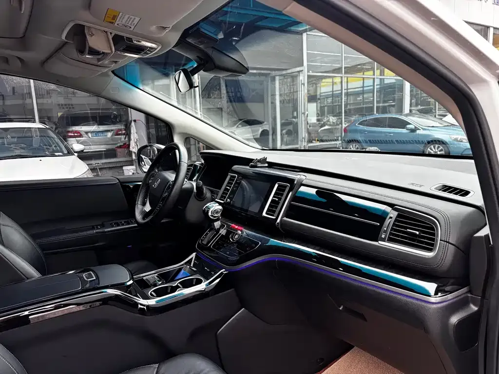 Honda Elysion 2022 из CN, фото 2