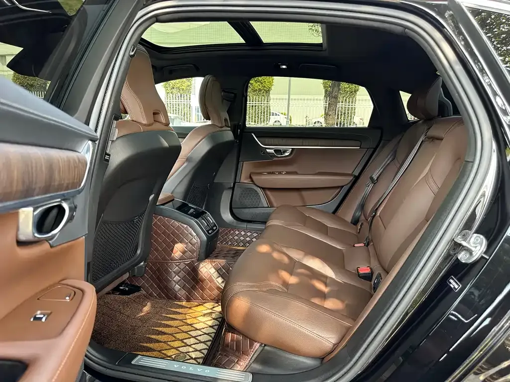 Volvo S90 — фото 4