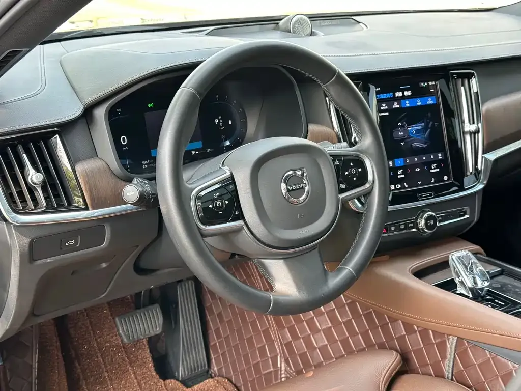 Volvo S90 — фото 9