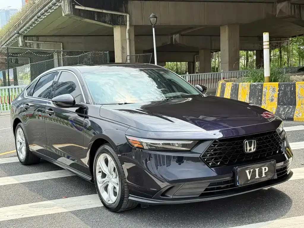 Honda Accord — фото 1