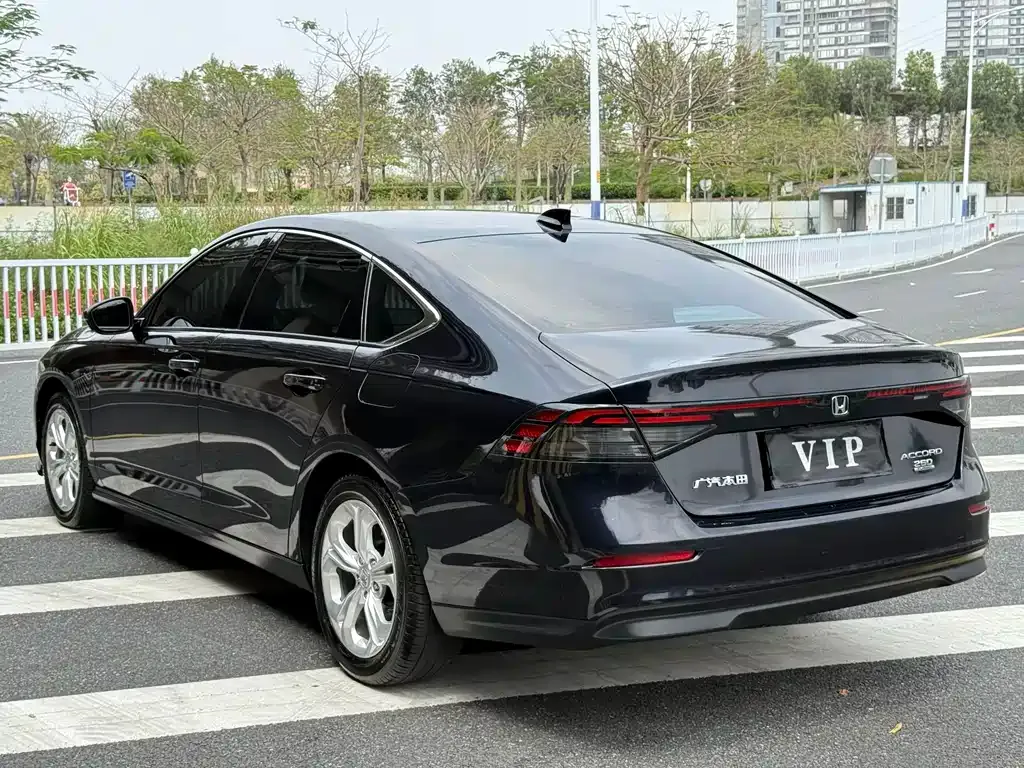 Honda Accord — фото 10