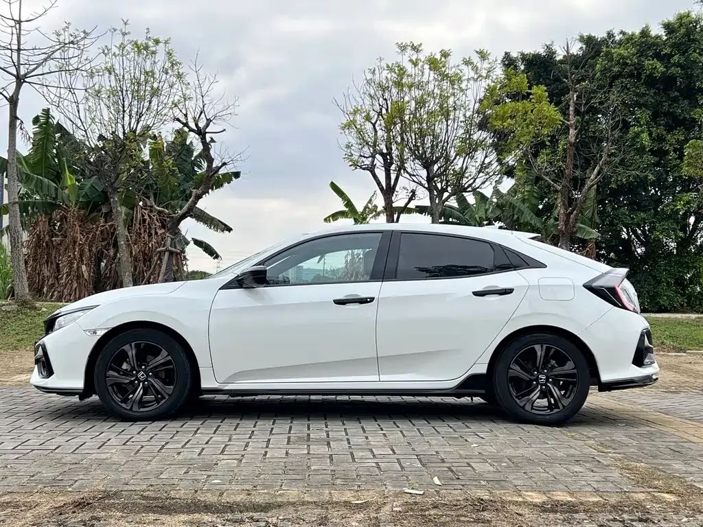 Honda Civic — фото 10