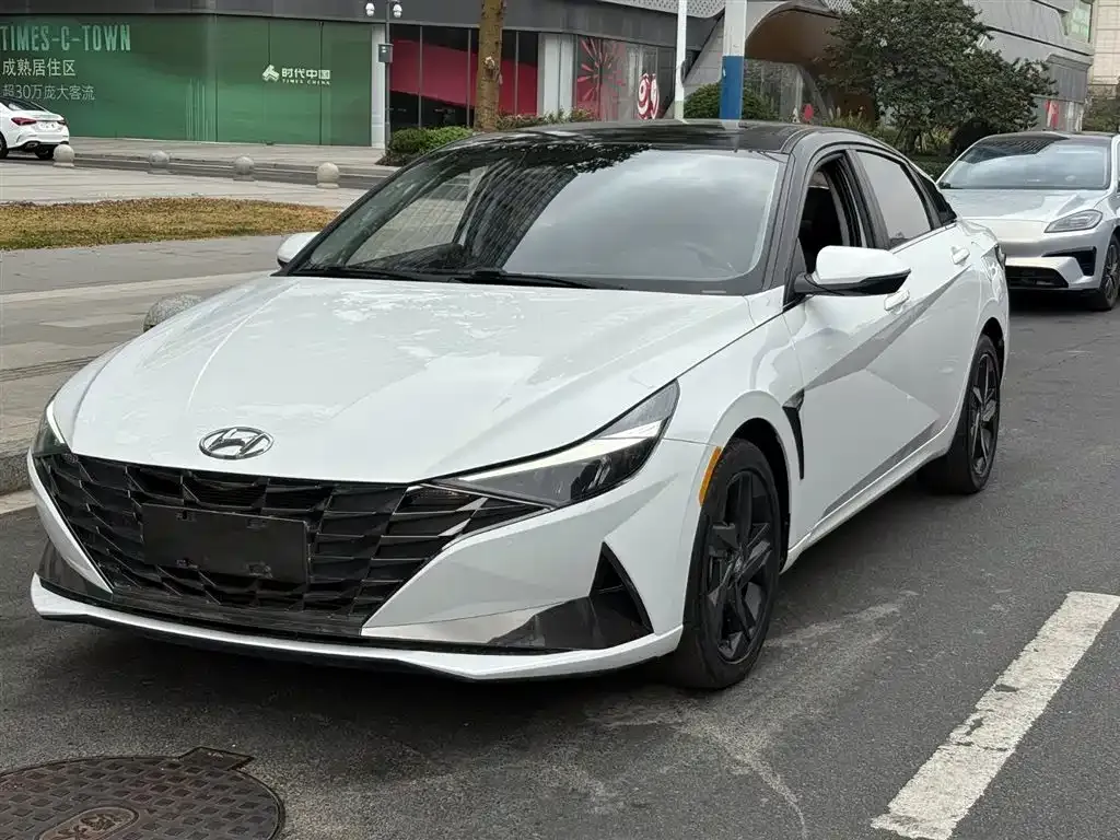 Hyundai Elantra 2022 из CN, фото 1