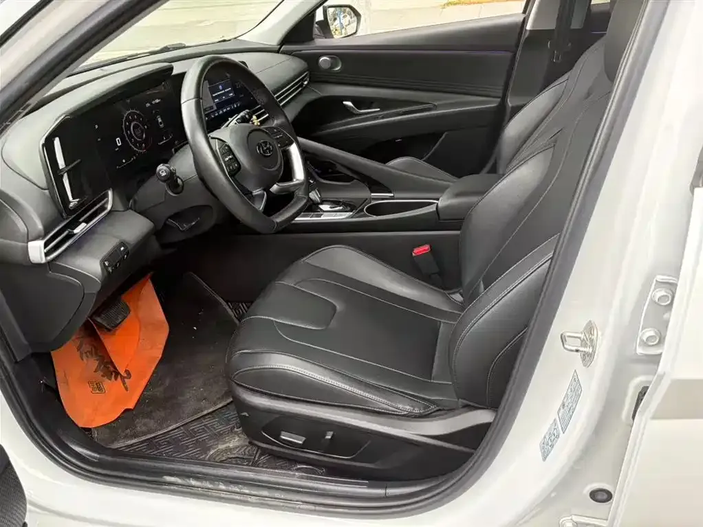 Hyundai Elantra 2022 из CN, фото 9