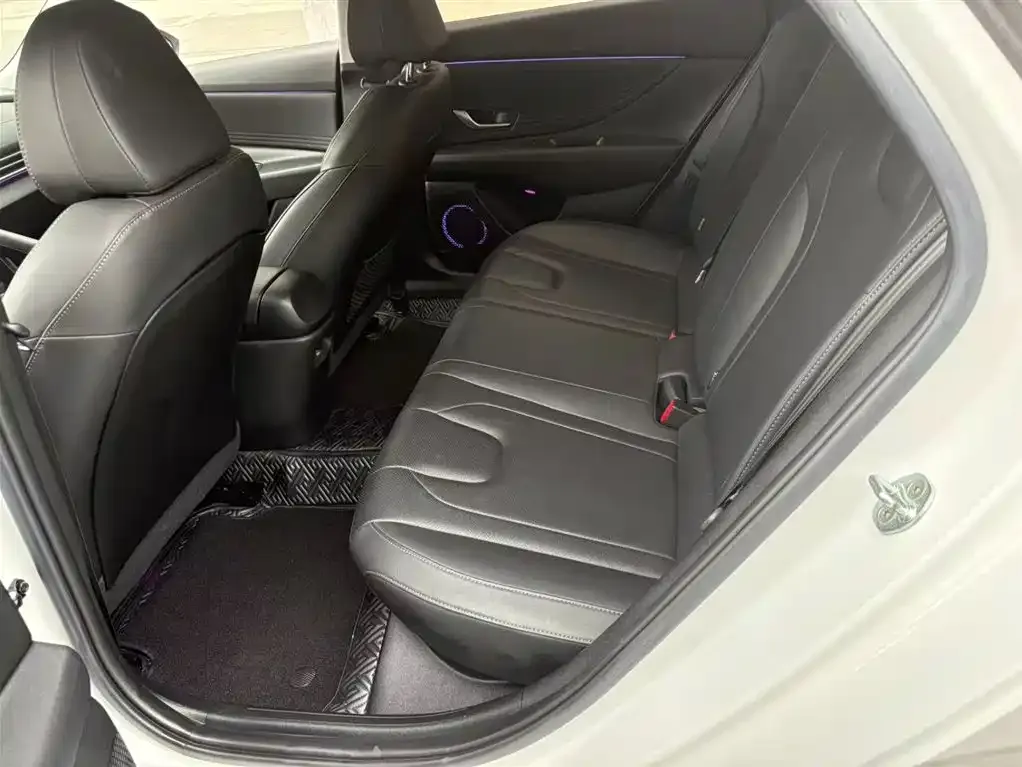 Hyundai Elantra 2022 из CN, фото 3