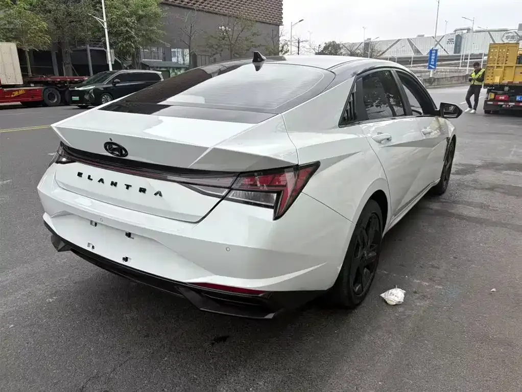 Hyundai Elantra 2022 из CN, фото 7