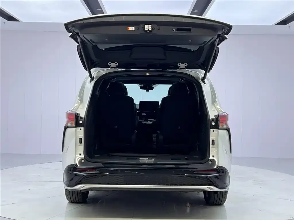Toyota Granvia 2024 из CN, фото 8