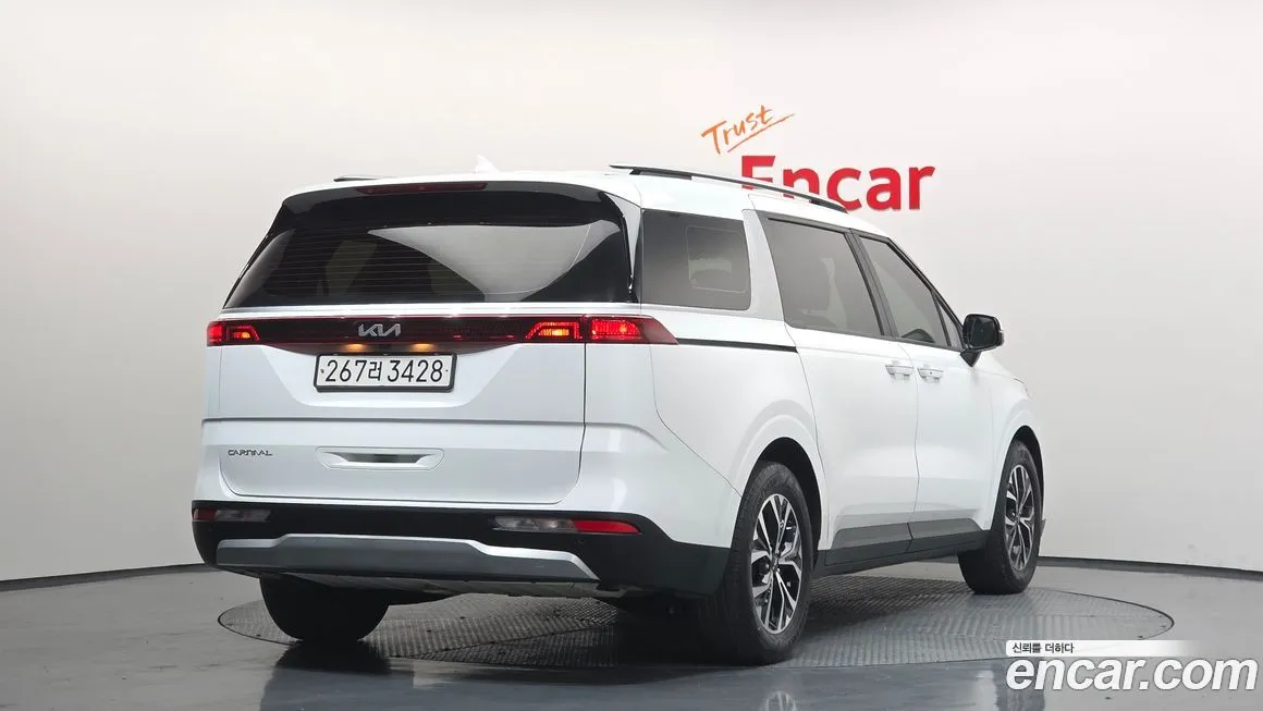 Kia Carnival — фото 2
