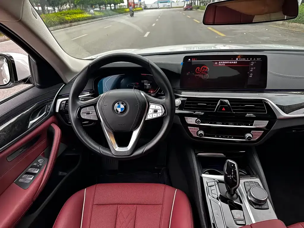 BMW 5 Series — фото 10