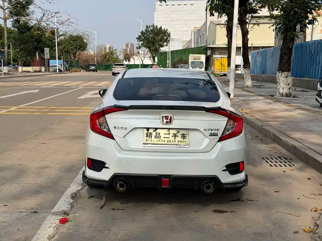 Honda Civic — фото 6