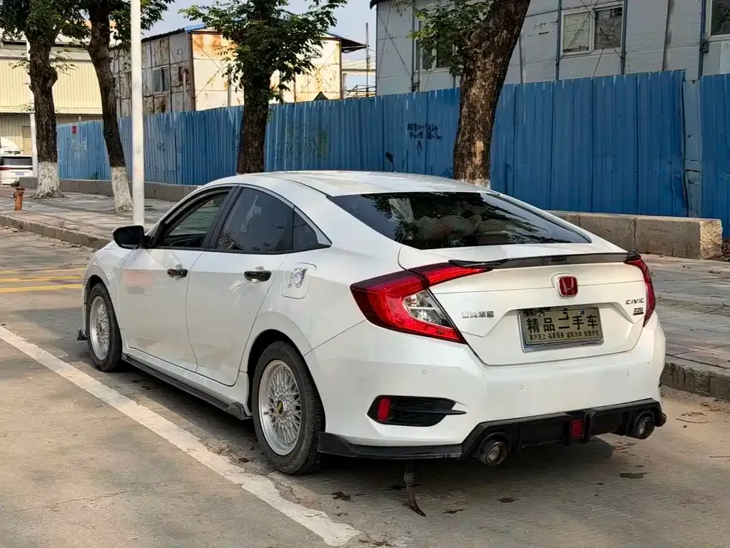 Honda Civic — фото 3