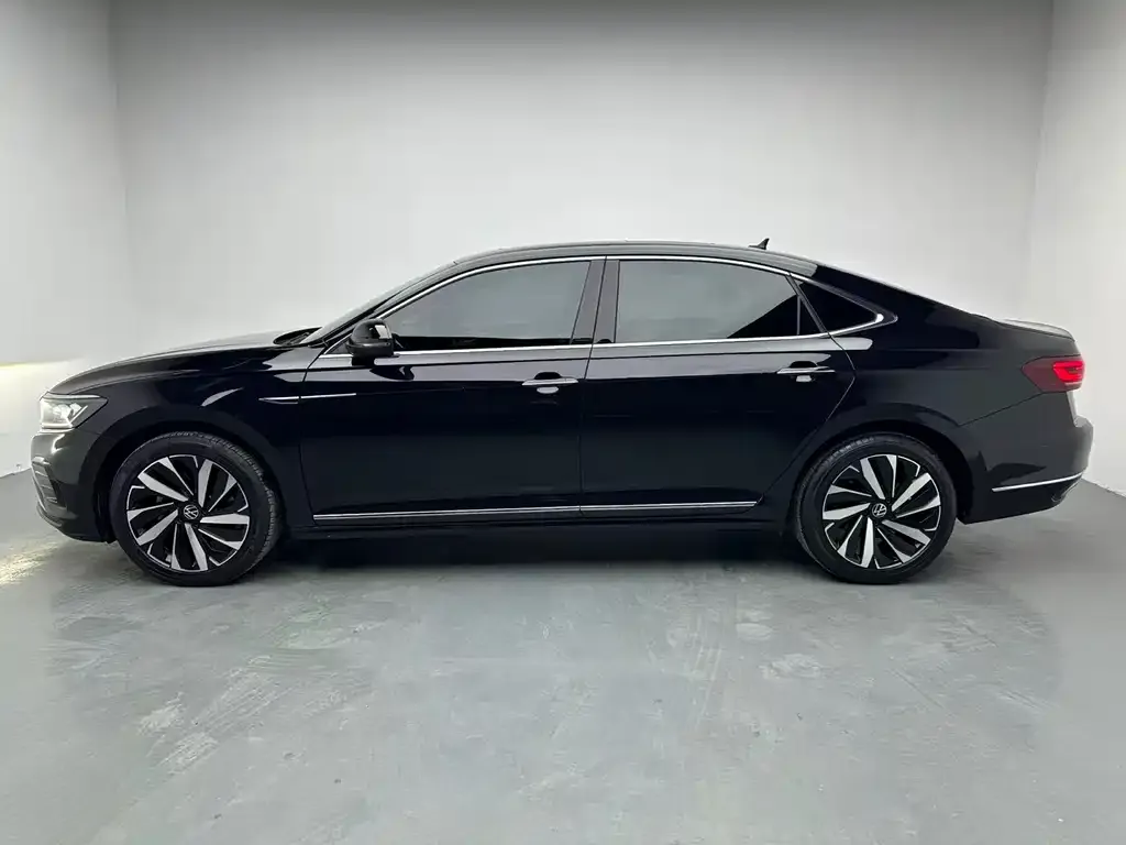Volkswagen Passat — фото 5