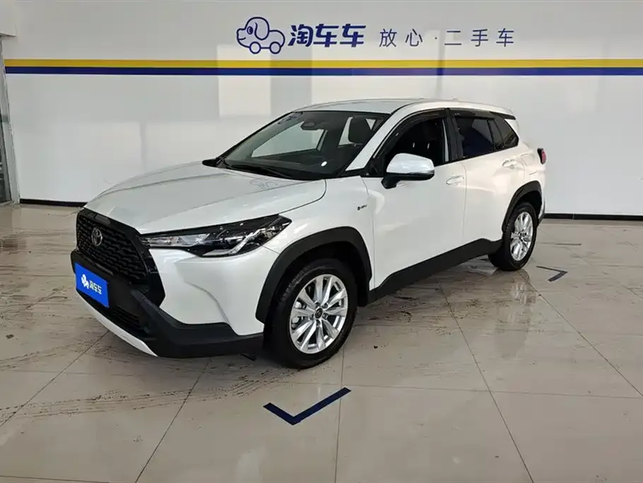 Toyota Corolla Cross — фото 1