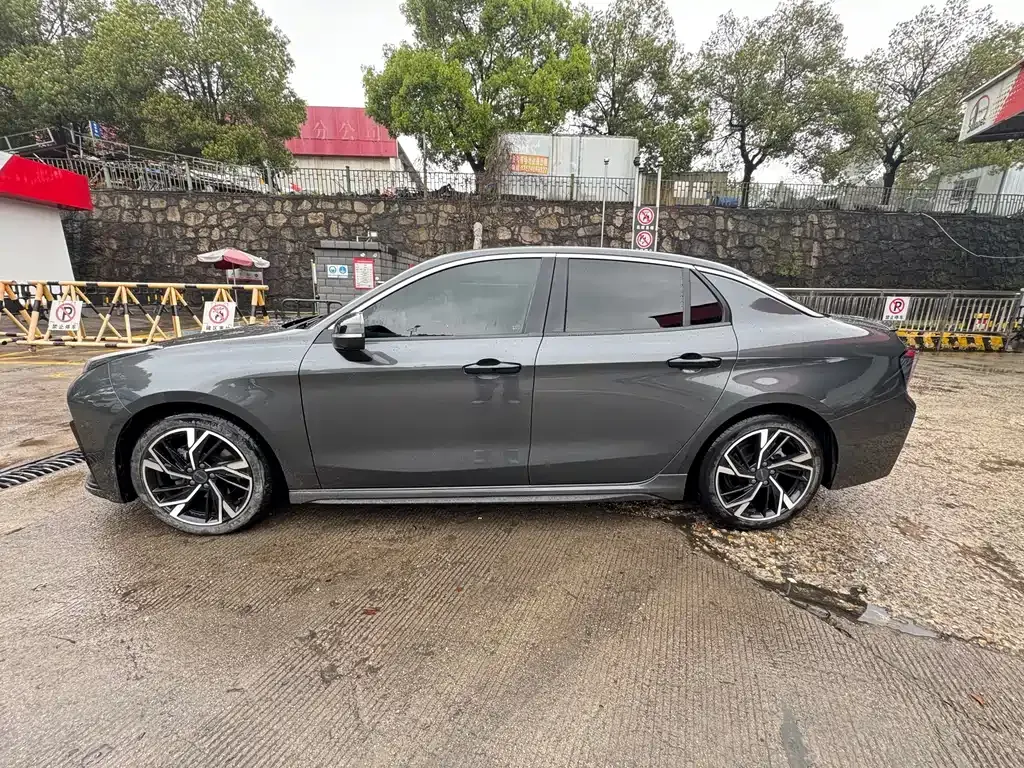 Lynk & Co 03 2023 из CN, фото 8