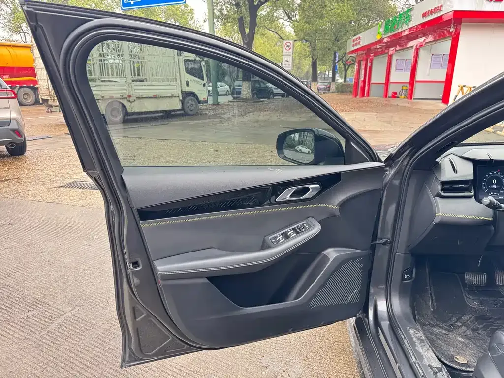 Lynk & Co 03 2023 из CN, фото 6