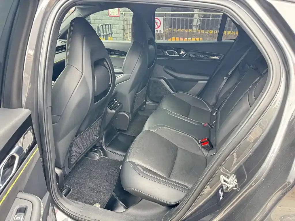 Lynk & Co 03 2023 из CN, фото 2