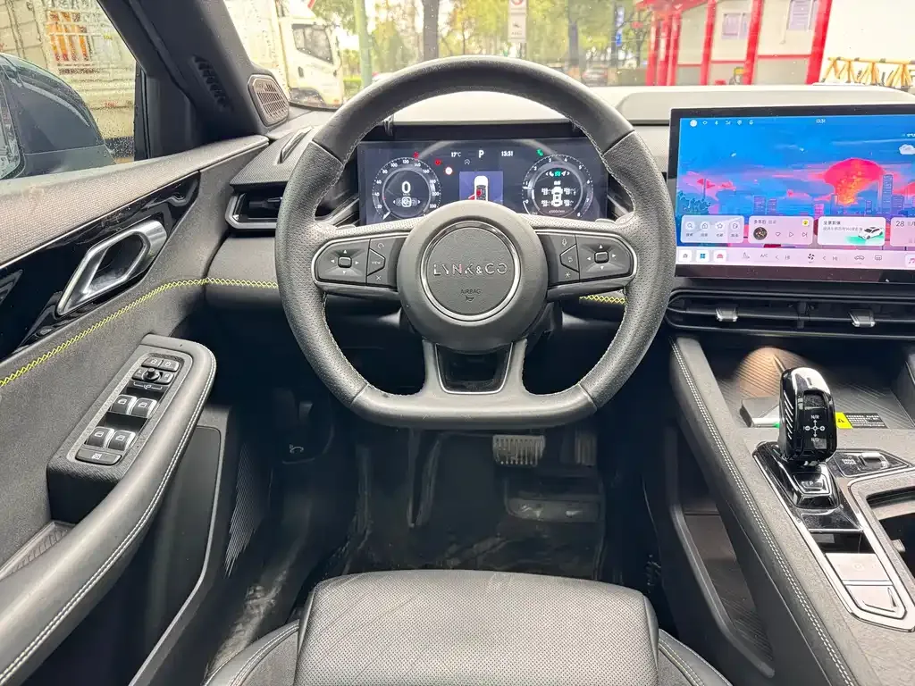 Lynk & Co 03 2023 из CN, фото 4