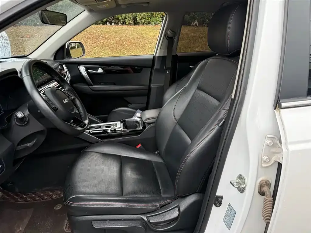 Kia Sportage 2023 из CN, фото 2