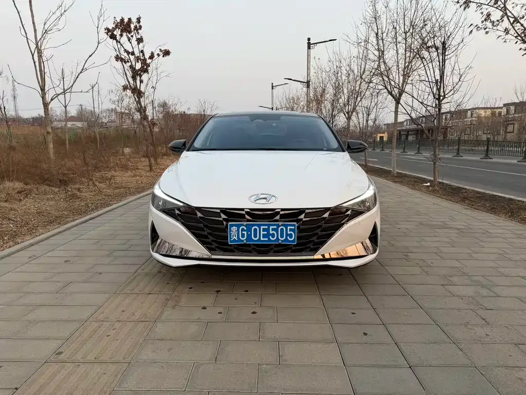 Hyundai Elantra — фото 5