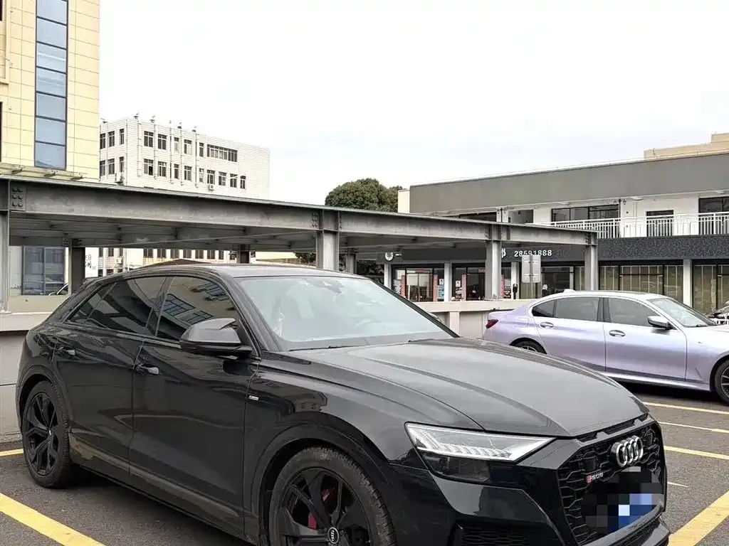 Audi Q8 2021 из CN, фото 4