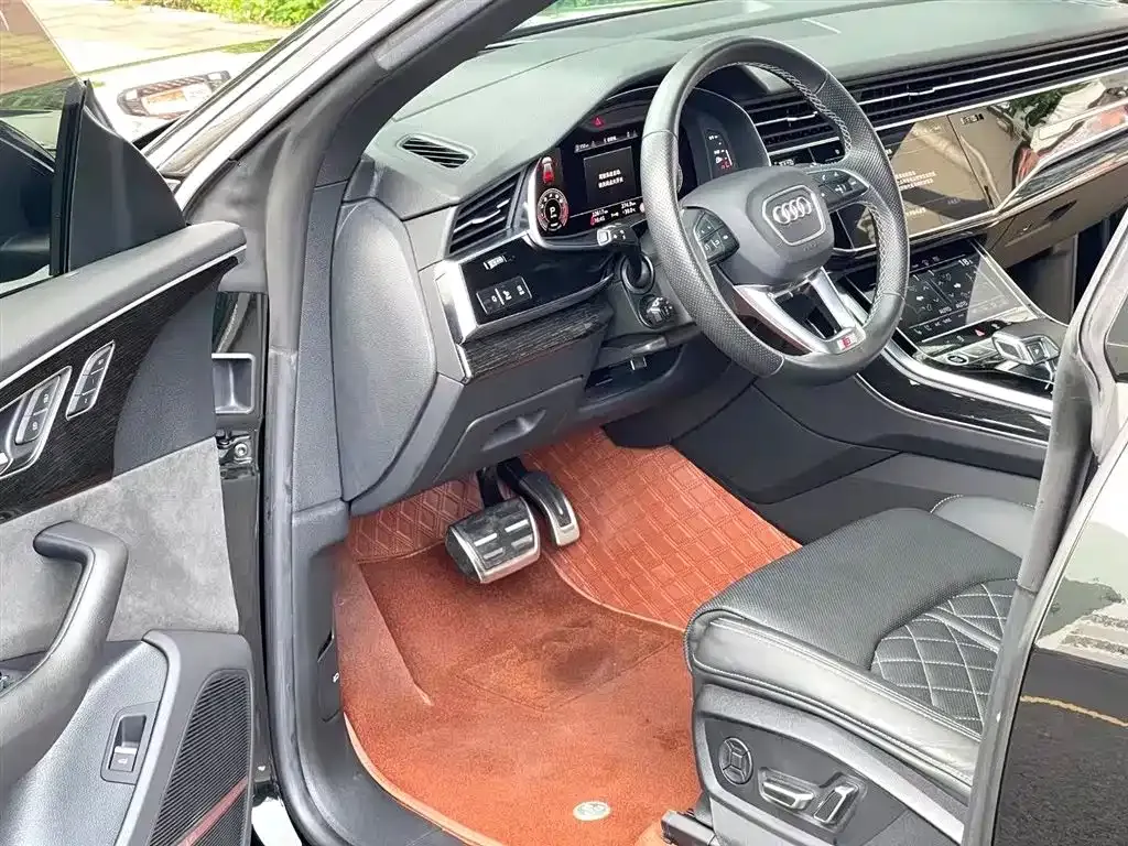 Audi Q8 2021 из CN, фото 8
