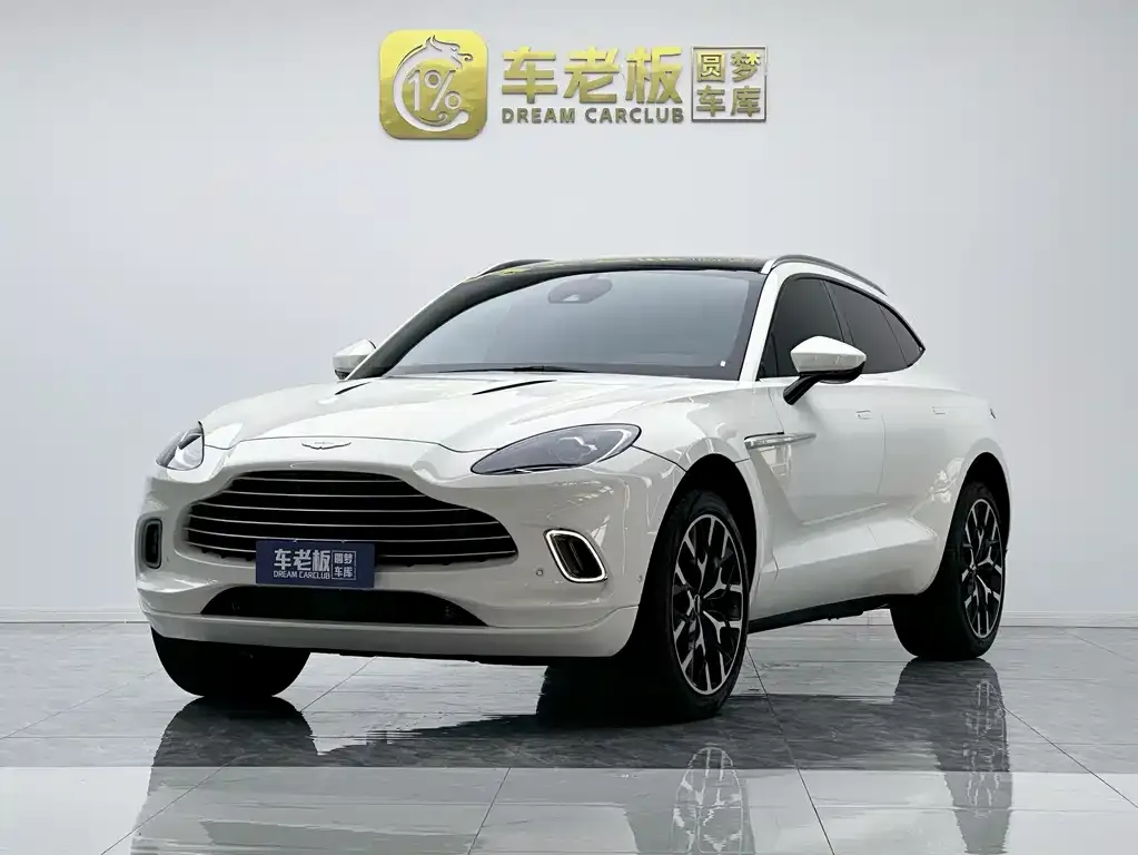 Aston Martin DBX — фото 1