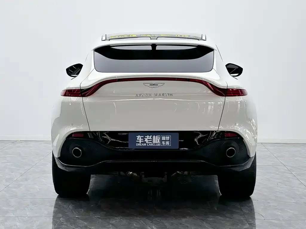 Aston Martin DBX — фото 2