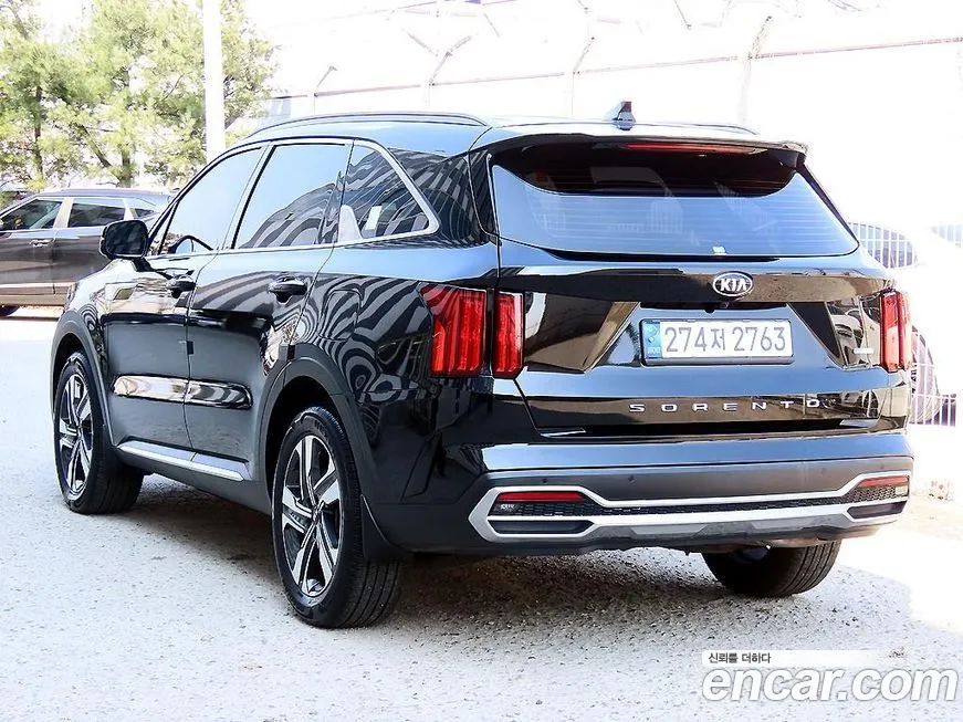 Kia Sorento — фото 10