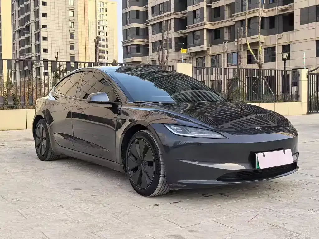 Tesla Model 3 — фото 5