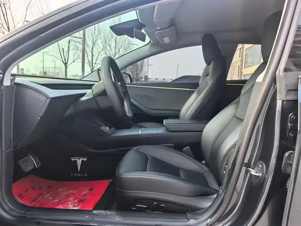 Tesla Model 3 — фото 3