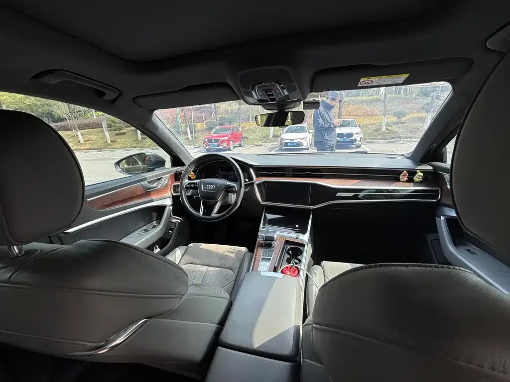 Audi A6L 2023 из CN, фото 4