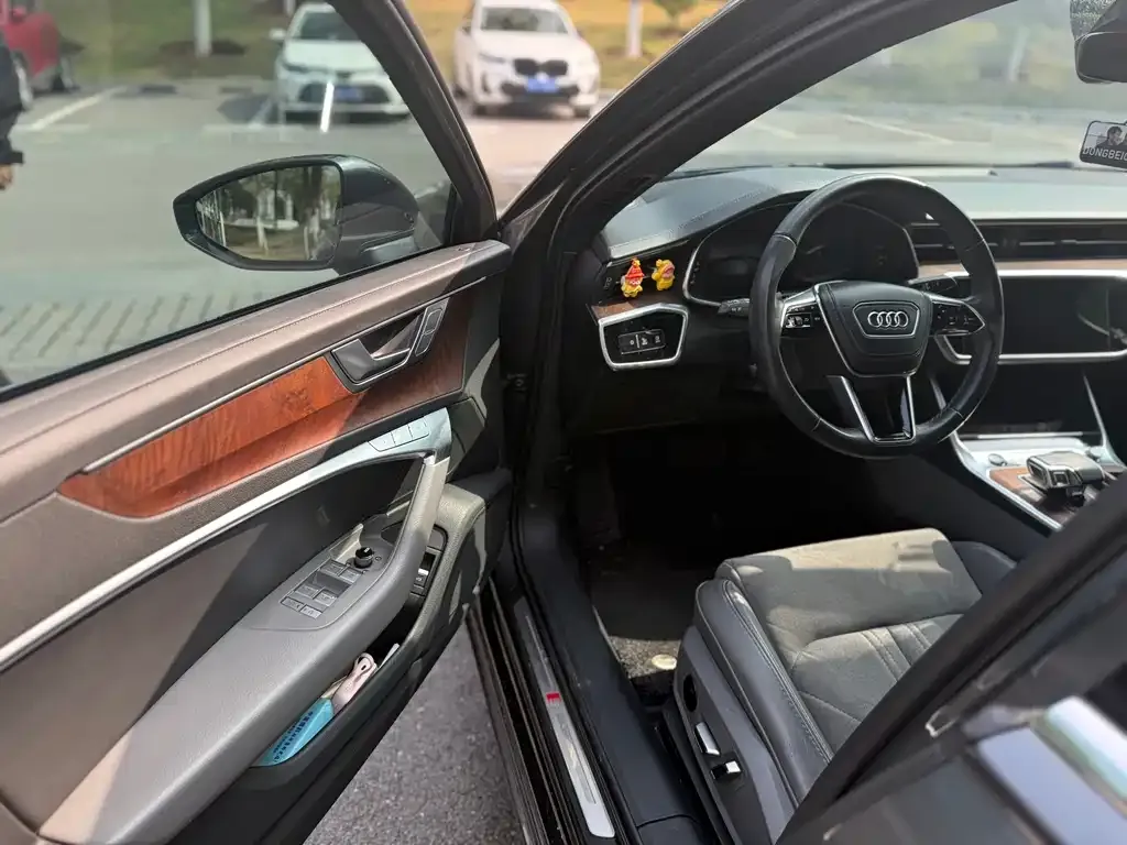 Audi A6L 2023 из CN, фото 9