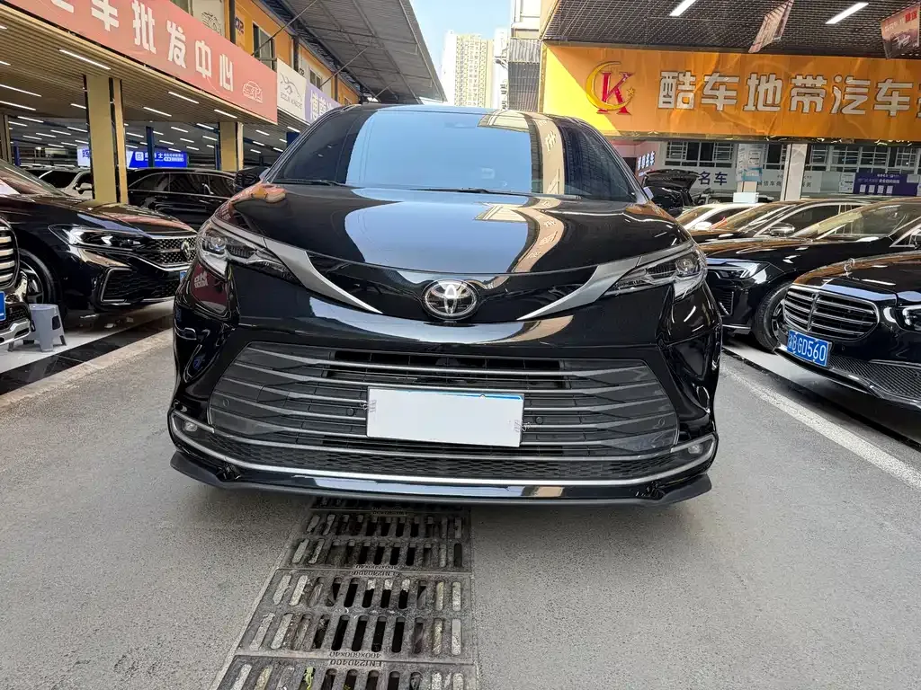 Toyota Sienna 2024 из CN, фото 9