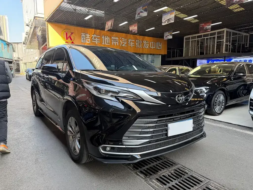 Toyota Sienna 2024 из CN, фото 10