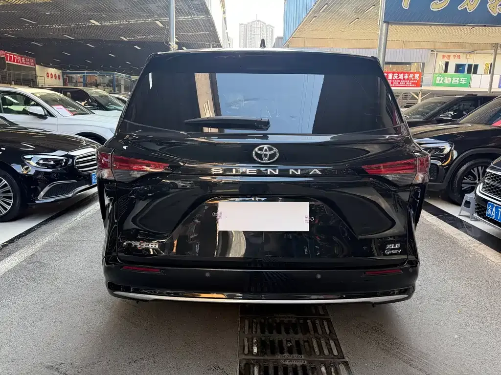 Toyota Sienna 2024 из CN, фото 8