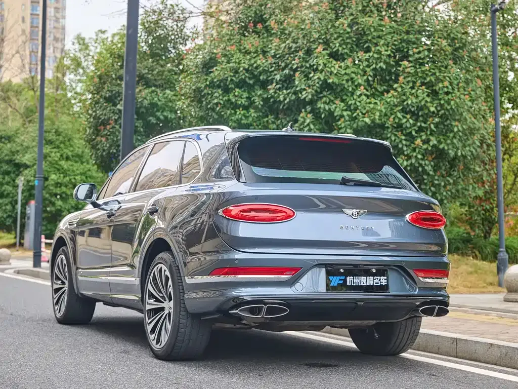Bentley Bentayga — фото 9