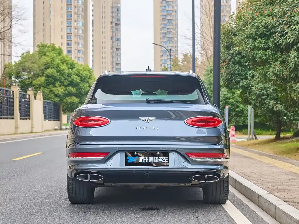 Bentley Bentayga — фото 6