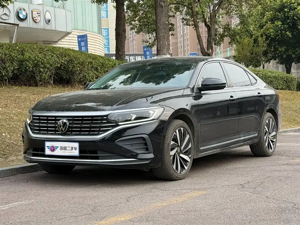 Volkswagen Passat — фото 1