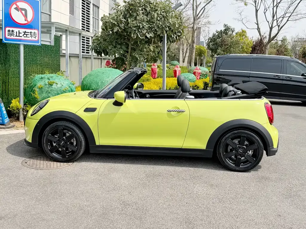 MINI Cooper (3-door) 2023 из CN, фото 4
